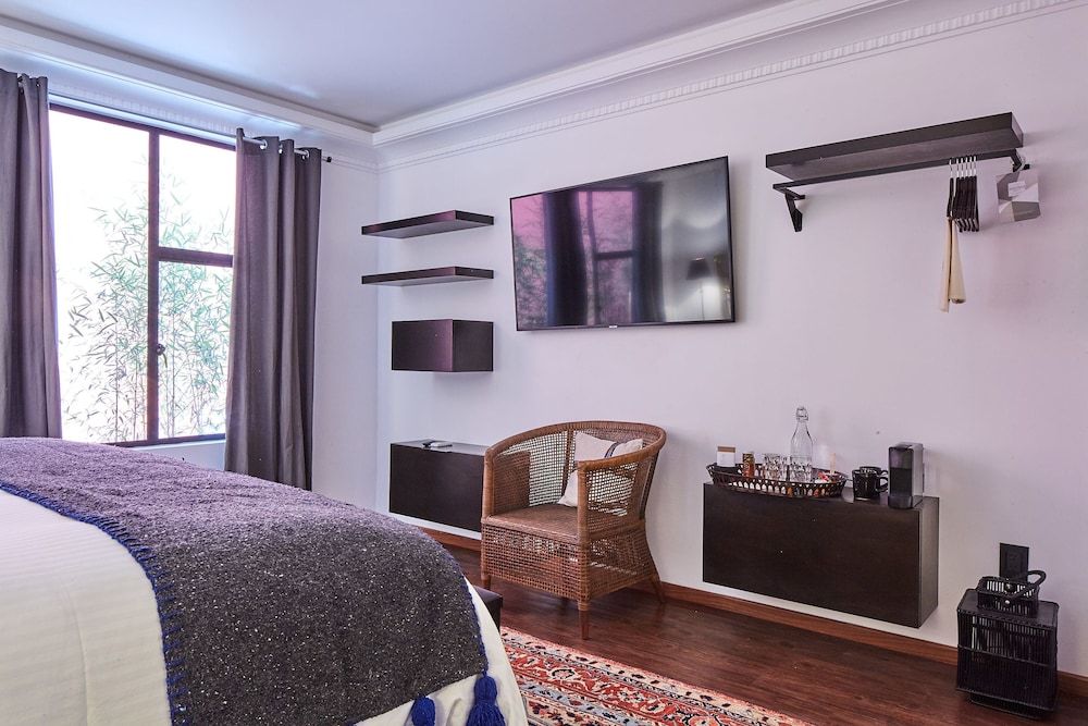 Orchid House Mexico City Deluxe Room, 1 King Bed 33