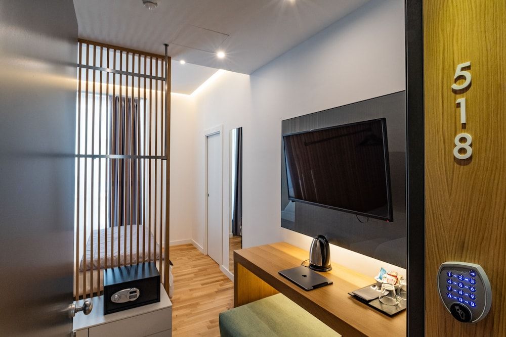 Concept Terrace Hotel Deluxe Room, Balcony 16