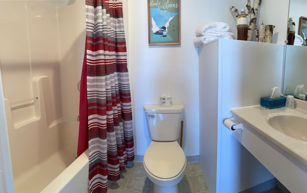 Pelican Motel Standard Cabin 4