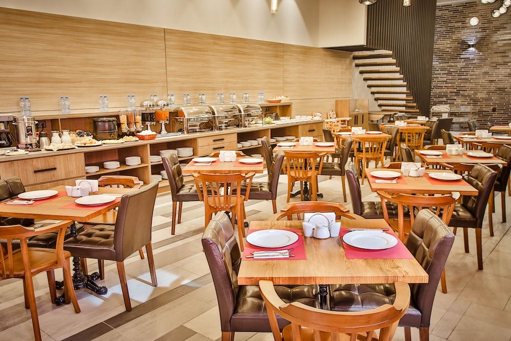 undefined Ameri Plaza Hotel 9