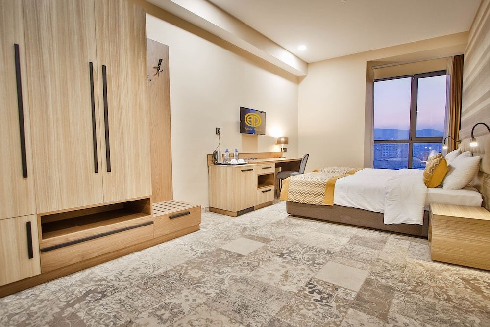 Ameri Plaza Hotel Standard Double Room Floor 17, Non Smoking (access with stairs from 16th floor) 3