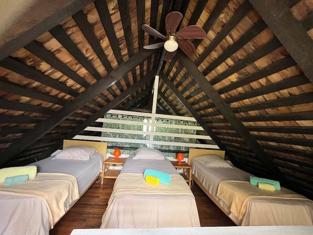 Linareva Moorea Beach Resort Family Villa, Partial Sea View, Garden Area 2