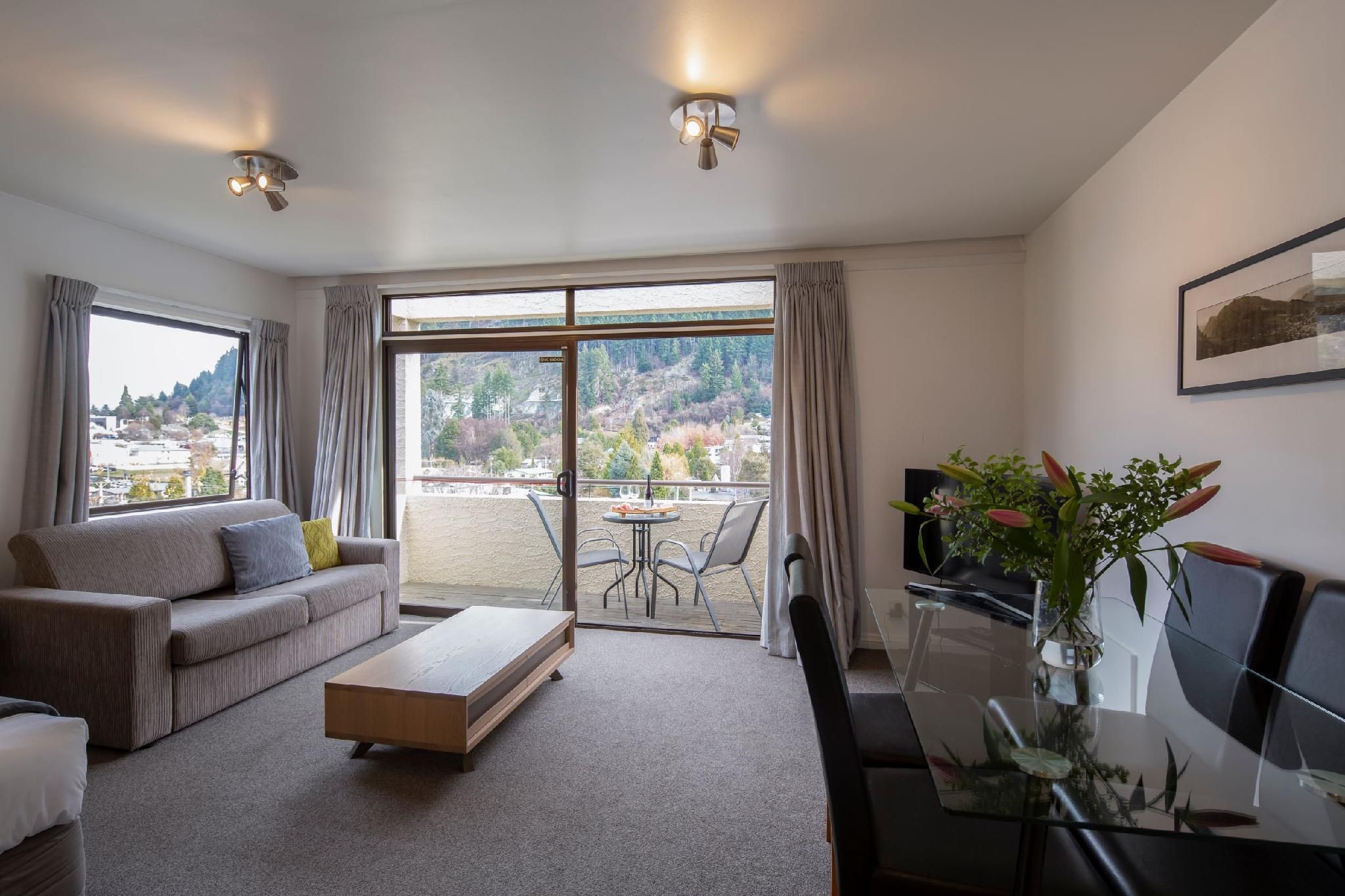 Balcony Classic Mountain View