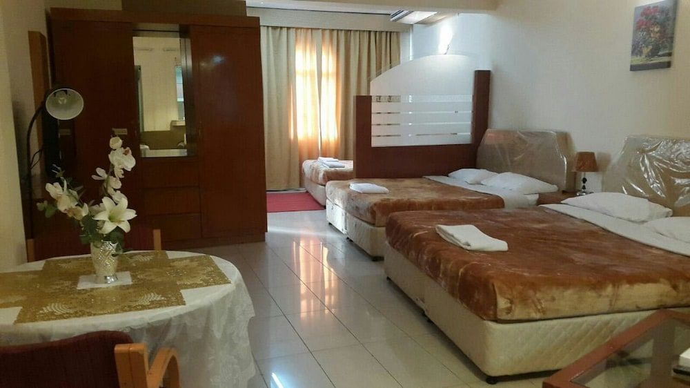 Al Raien Hotel Apartment Deluxe Quadruple Room 3