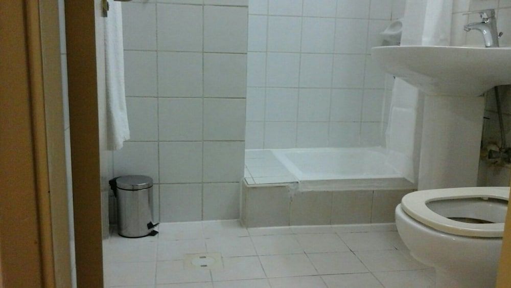 Al Raien Hotel Apartment Deluxe Quadruple Room 6