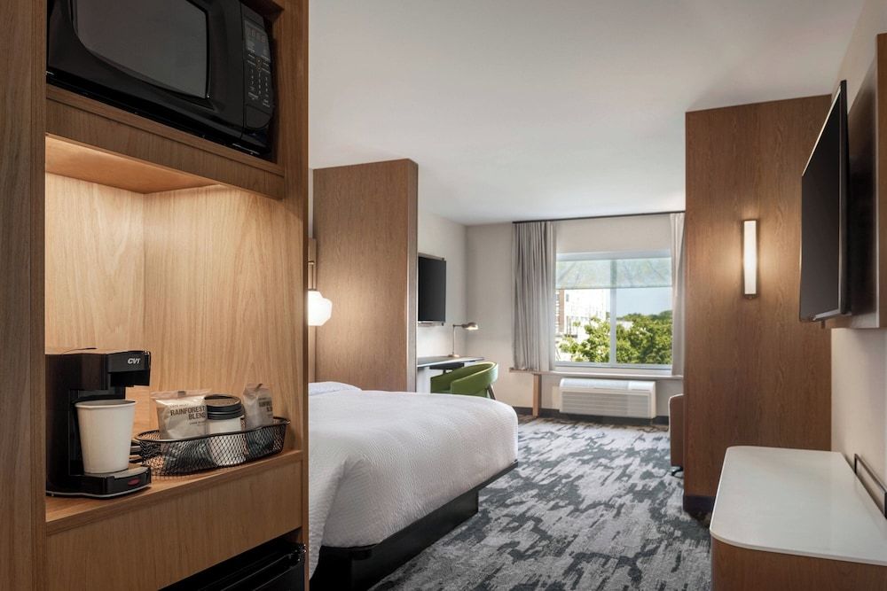 Suite, 1 King Bed with Sofa bed (Mobility Accessible, Roll-in Shower)