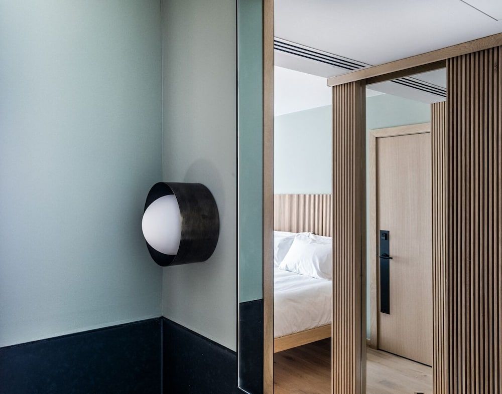 Mollie's Motel and Diner Family Room 6