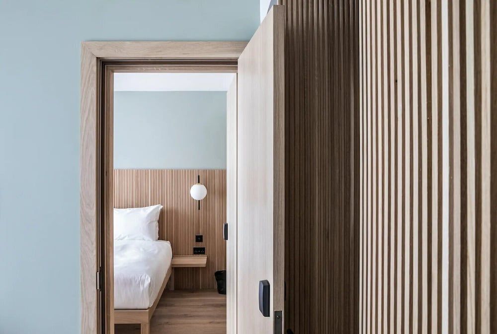 Mollie's Motel and Diner Family Room 5