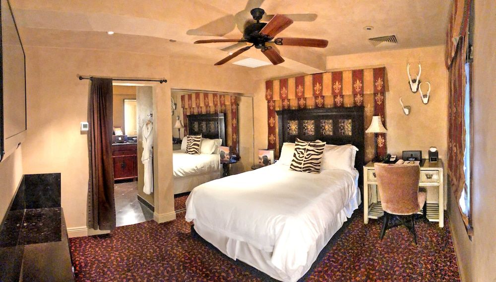 Comfort Room #8