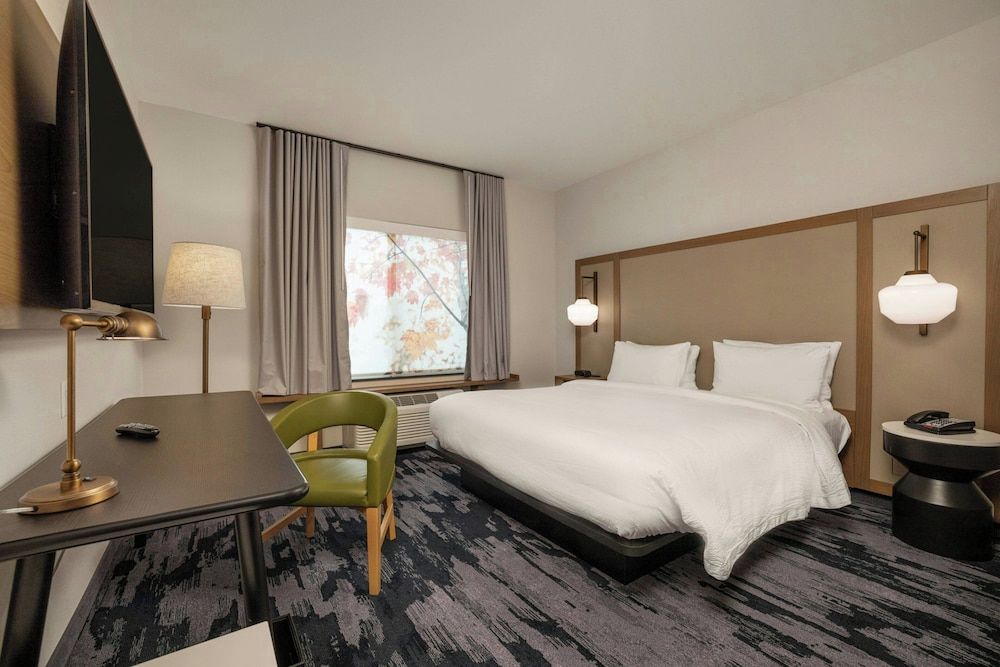 Room, 1 King Bed, Non Smoking