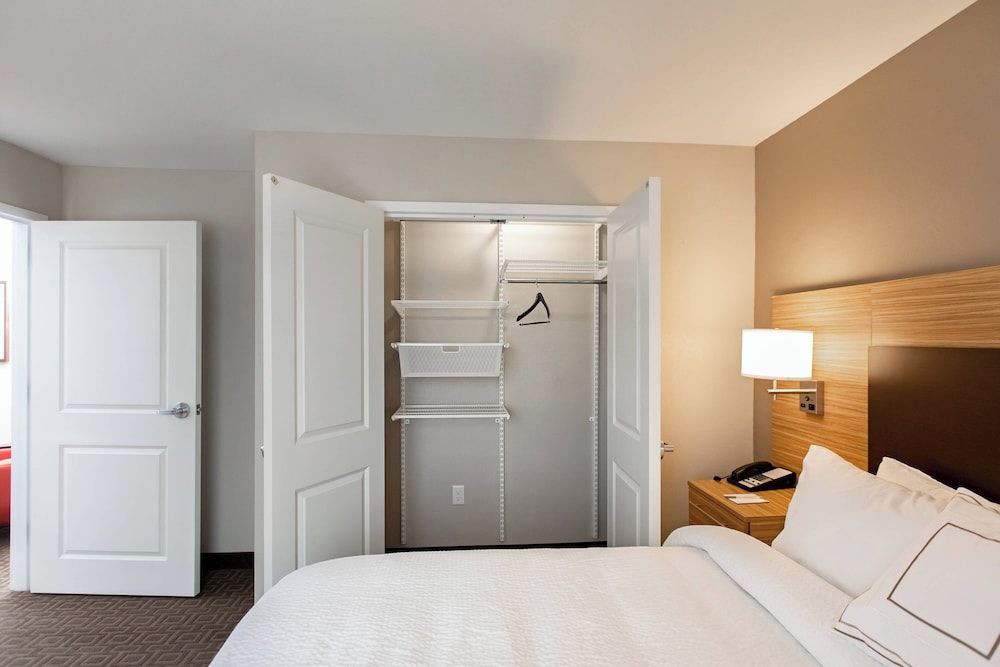 Suite, 1 Bedroom (Mobility/Hearing Accessible, Tub)