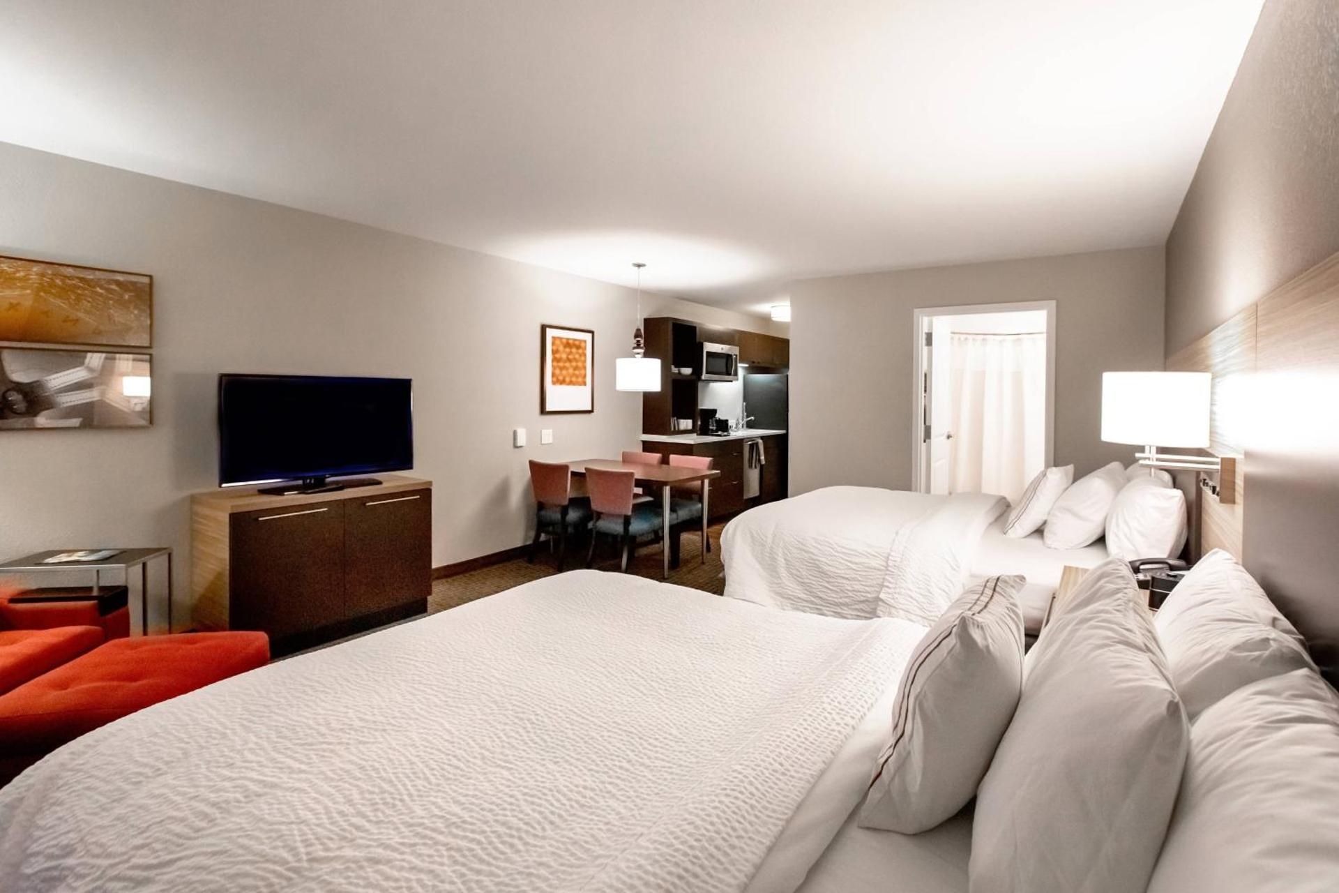 Studio with Two Queen Beds and Roll-In Shower - Mobility and Hearing Accessible