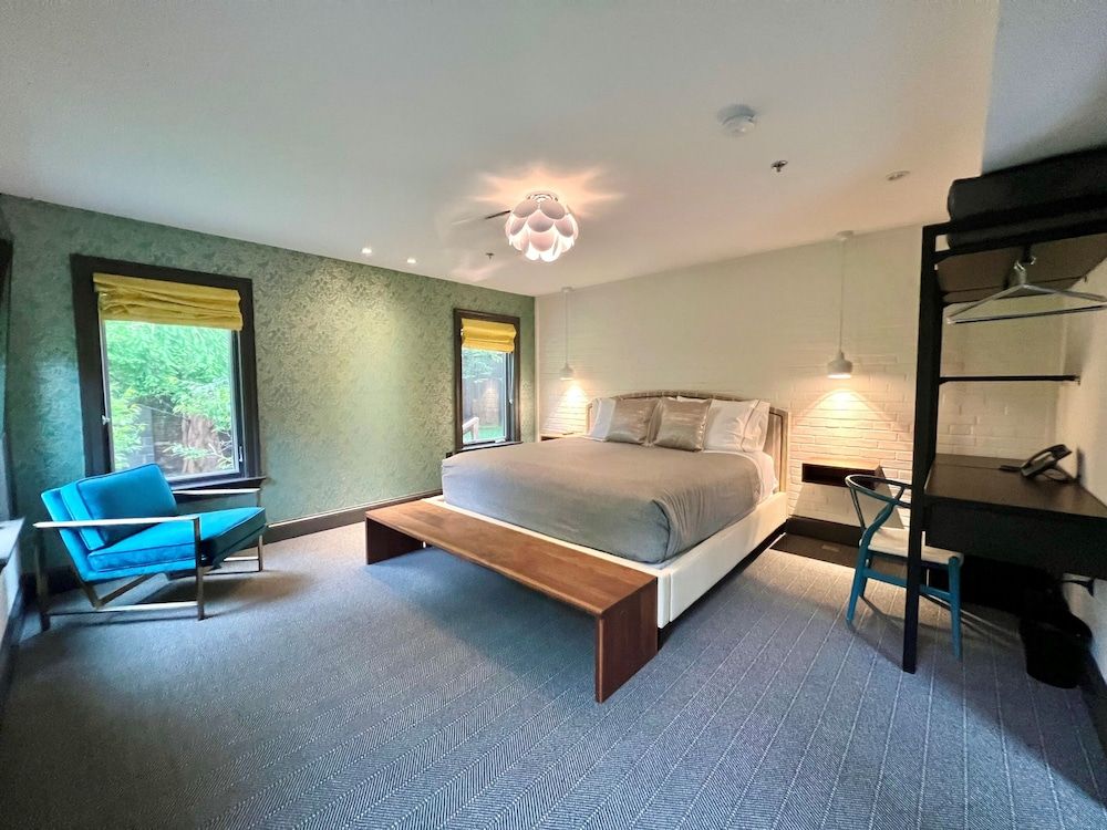 The Poppy Suite