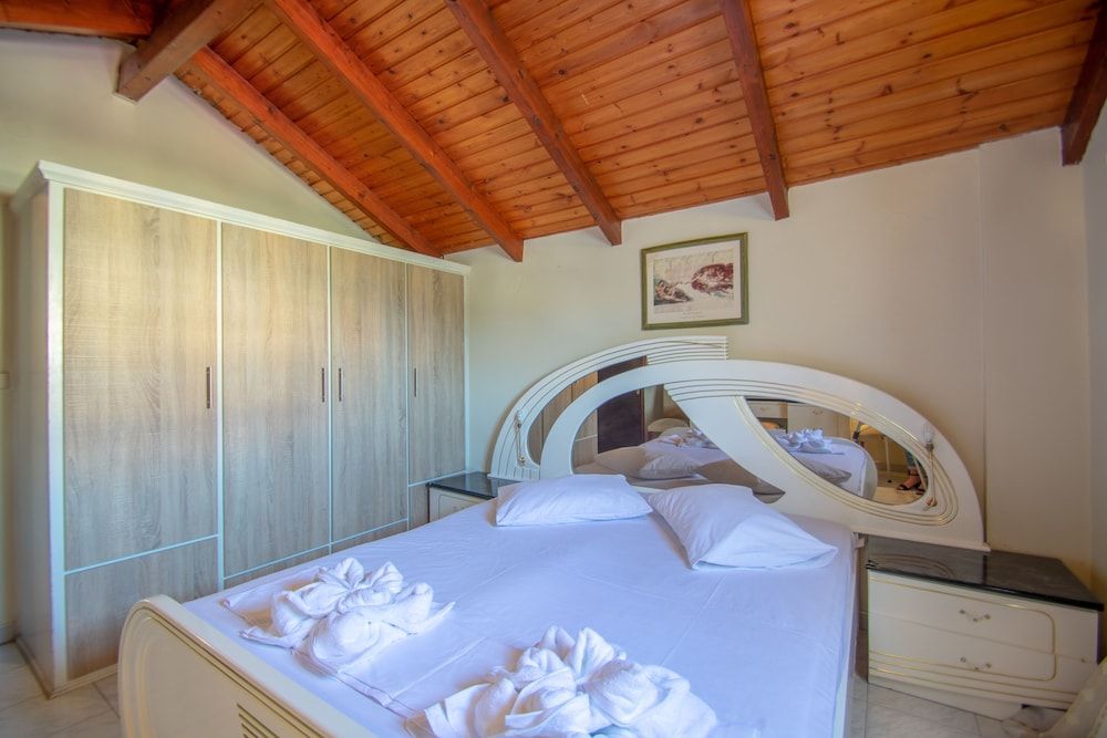 House, 2 Bedrooms