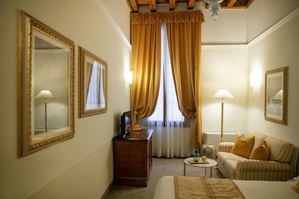 Ca' San Giorgio Relais & Suites Superior Room 9