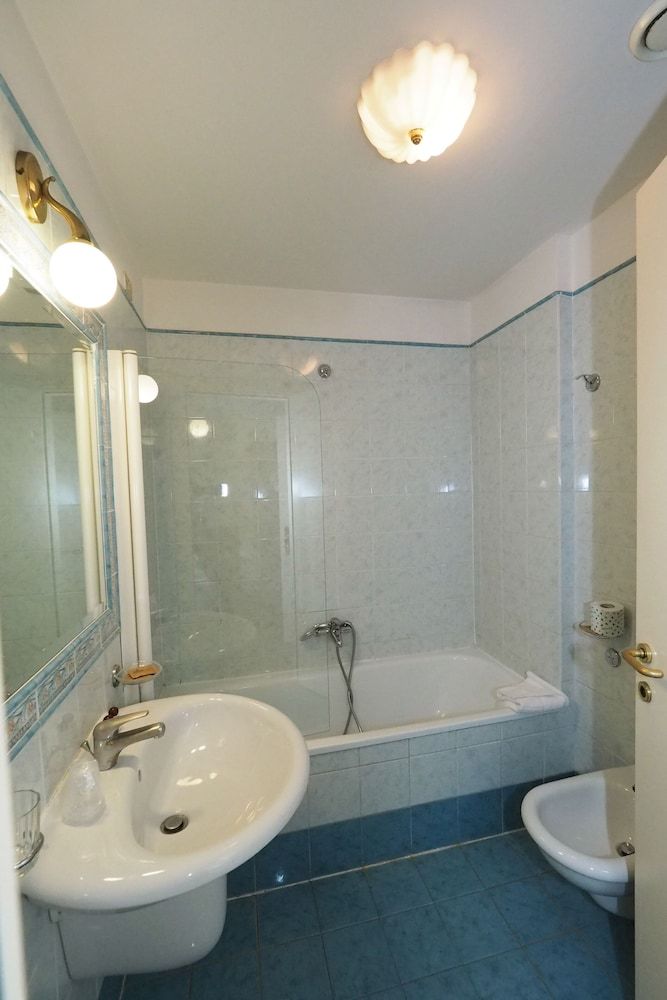 Hotel Laura Double Room 12