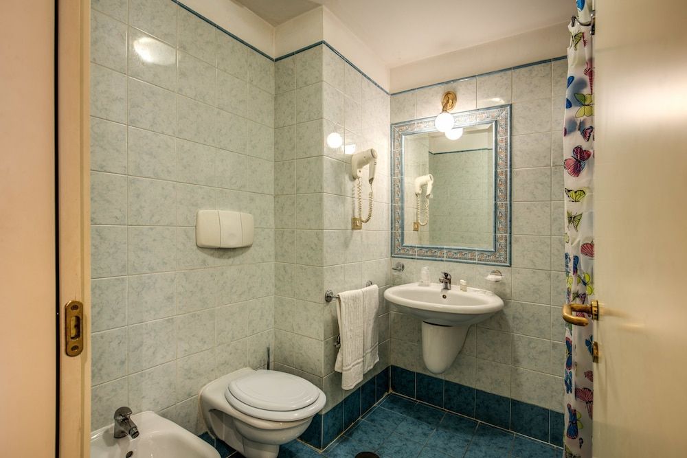 Hotel Laura Double Room 9