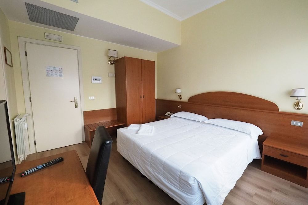 Hotel Laura Double Room 8