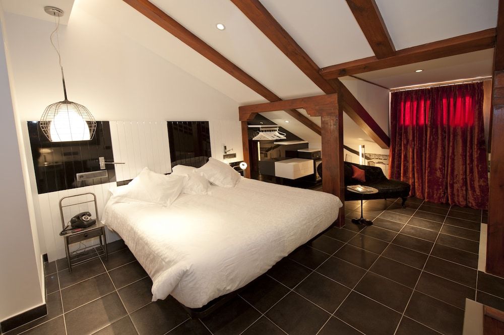 Room (Attic)