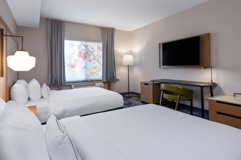 Room, 2 Queen Beds (Mobility Accessible, Tub)