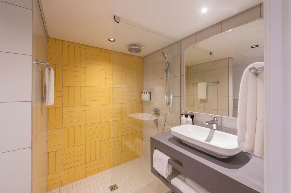 Holiday Inn Lusaka by IHG Standard Room 4