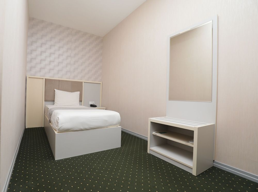 undefined Altus Hotel Baku - Free Massage 3