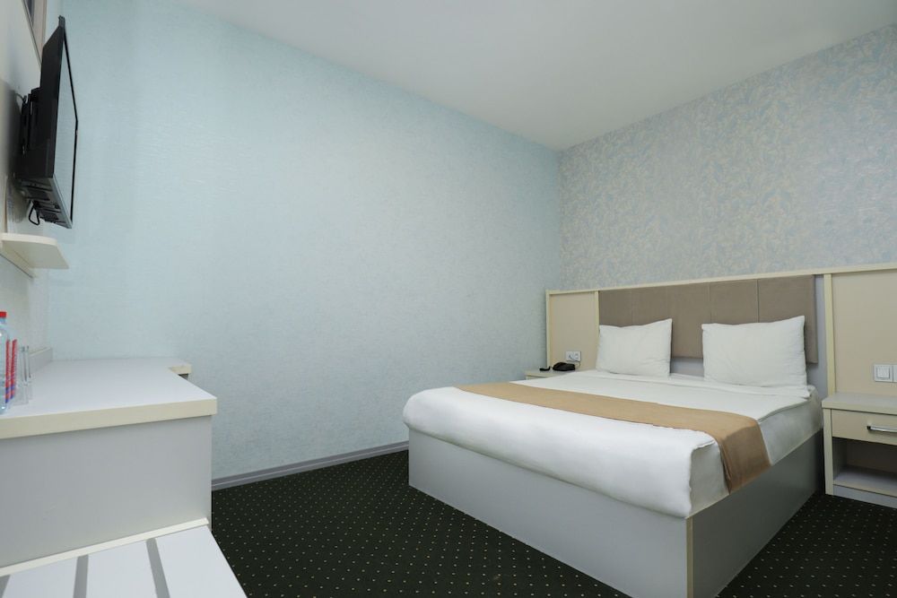 undefined Altus Hotel Baku - Free Massage 2