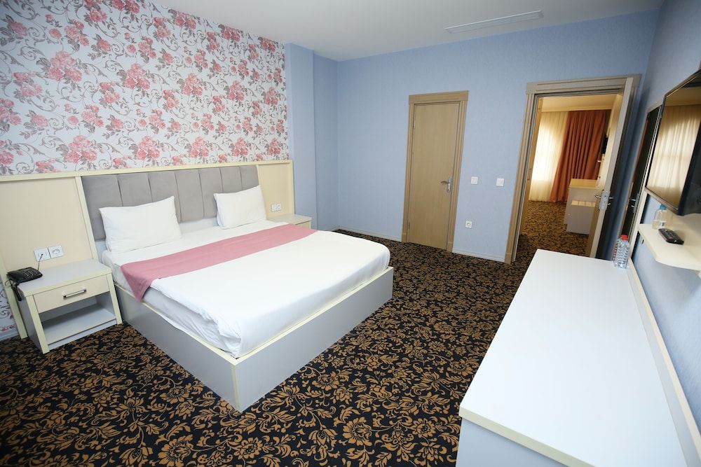 undefined Altus Hotel Baku - Free Massage 4