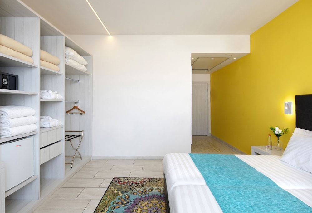 Classic Double or Twin Room, Accessible, City View