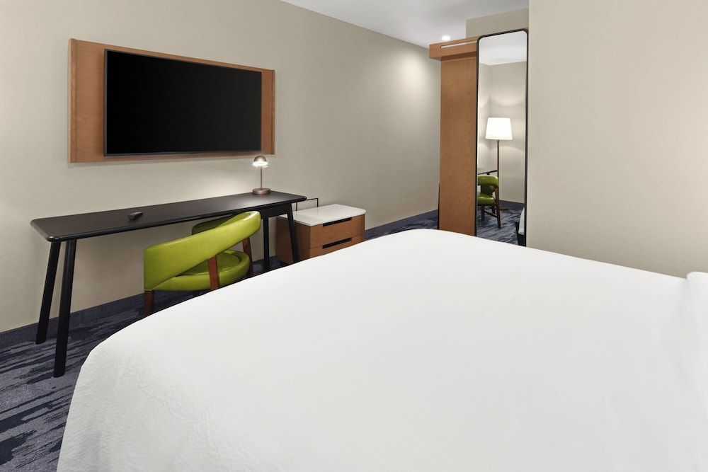 Room, 1 King Bed (Mobility Accessible, Roll-In Shower)