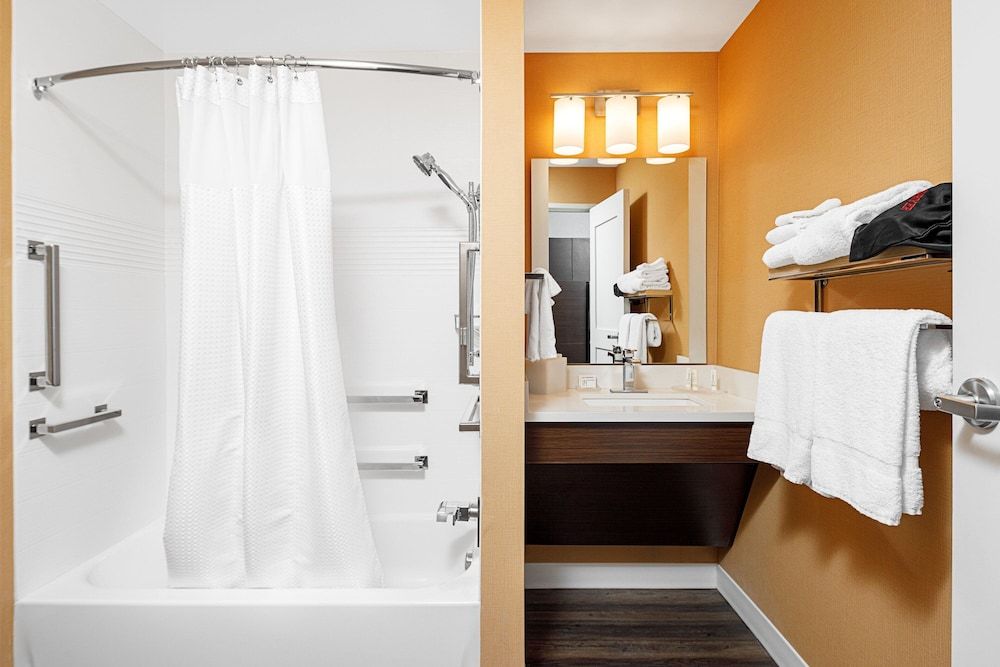Studio, 2 Queen Beds (Mobility/Hearing Accessible, Tub)