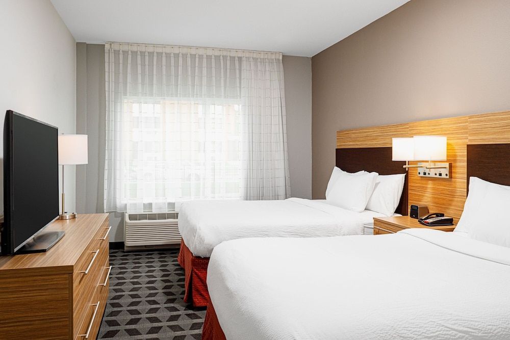 Studio, 2 Queen Beds (Mobility/Hearing Accessible, Tub)
