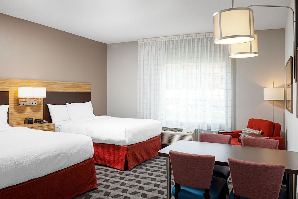 Studio, 2 Queen Beds (Hearing Accessible)