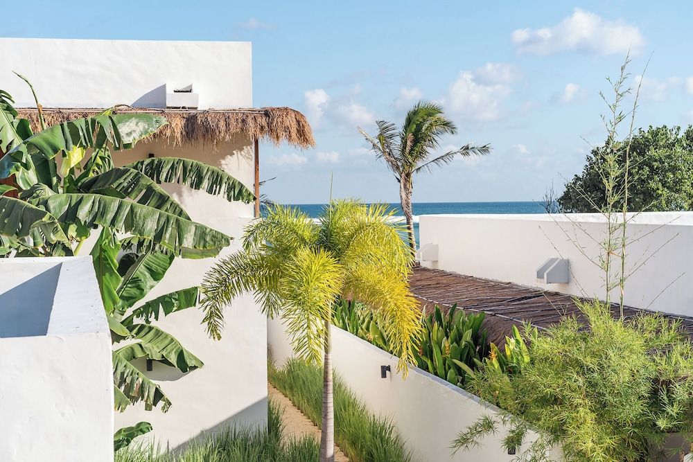 Amber Lombok Beach Resort