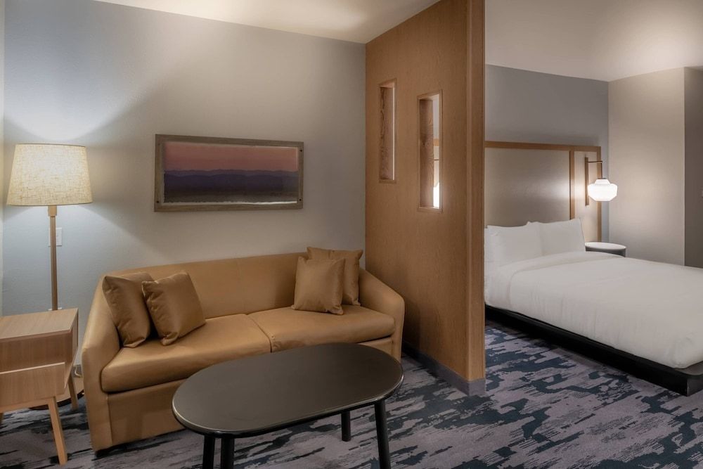 Suite, 1 King Bed with Sofa bed (Mobility/Hearing Accessible, Tub)