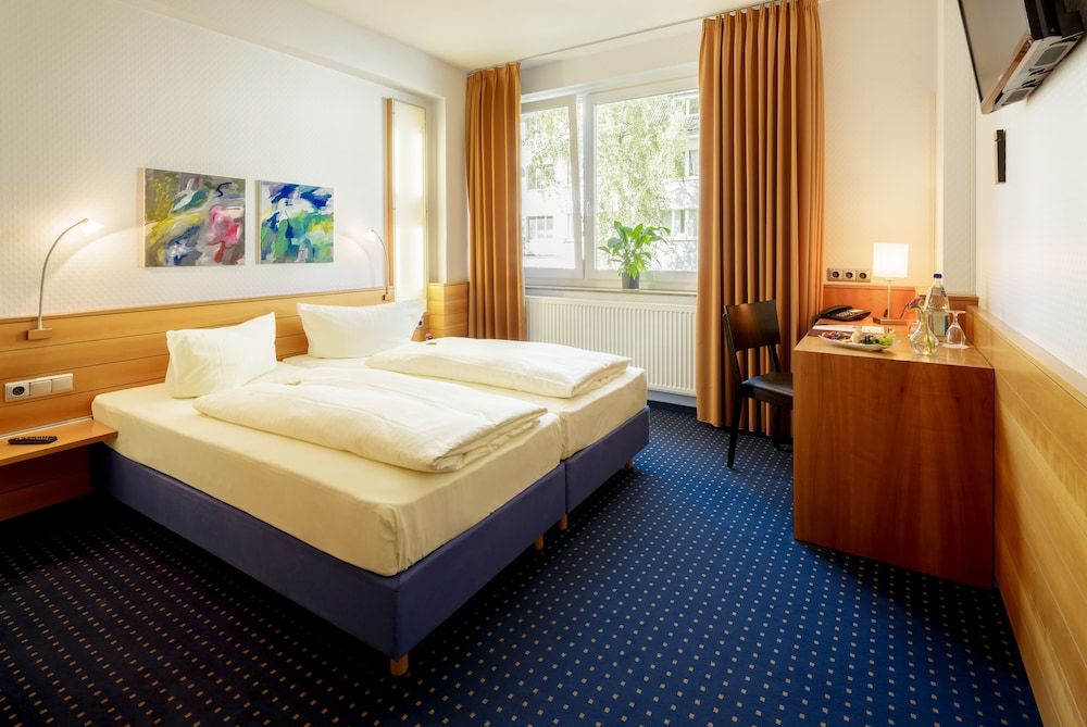 undefined Messehotel Köln-Deutz