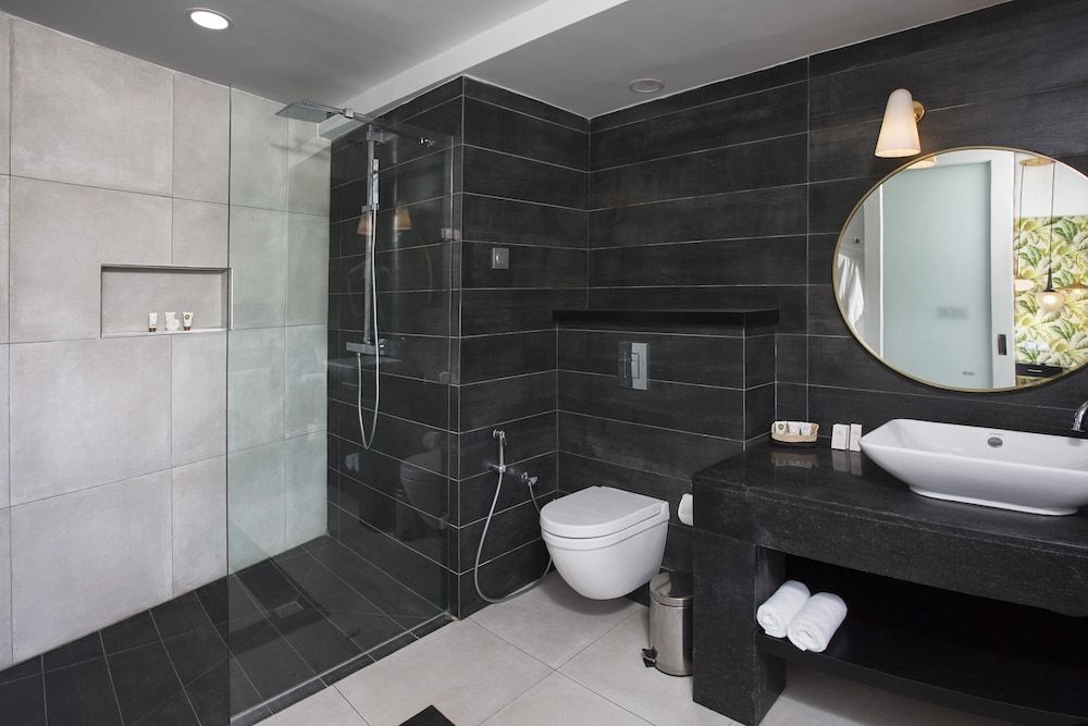 Le Centell Hotel & Spa Superior Single Room 4