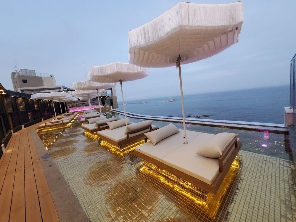 undefined Best Louis Hamilton Hotel Ocean Terrace 9