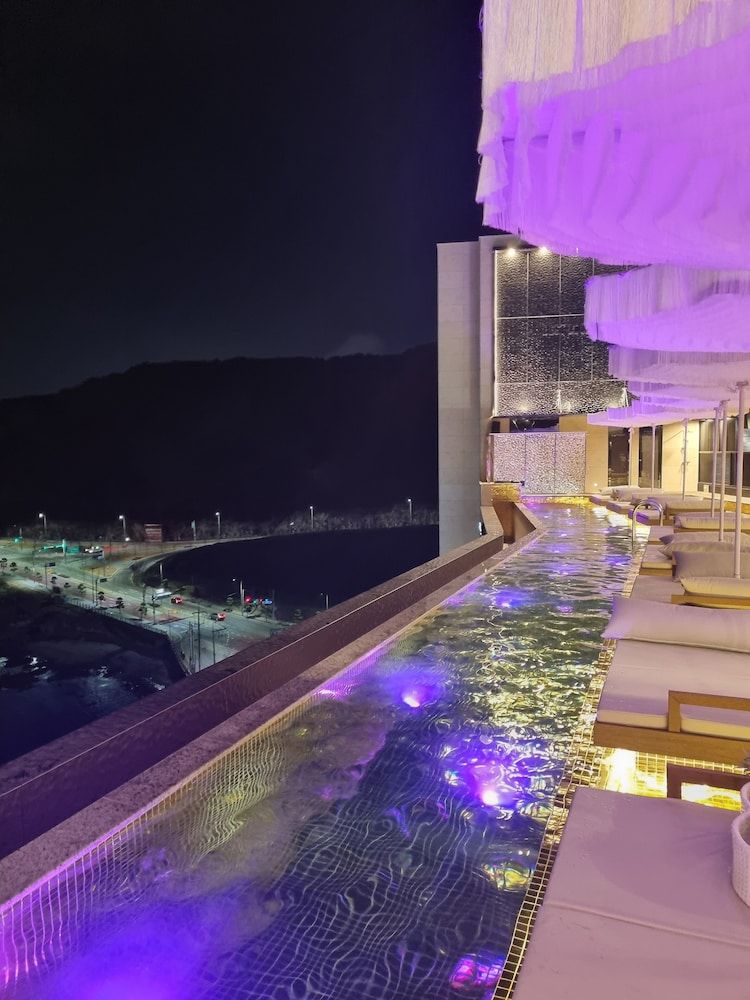 undefined Best Louis Hamilton Hotel Ocean Terrace 10