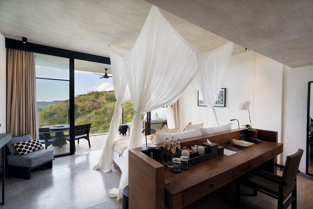 Maua Nusa Penida Deluxe Room Balcony with Valley View 9