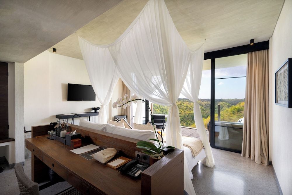 Maua Nusa Penida Deluxe Room Balcony with Valley View 5
