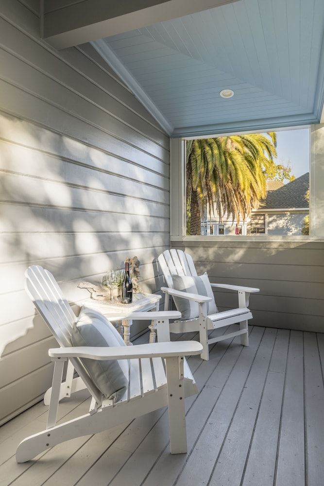 The George Luxury Boutique Inn Classic Room 4