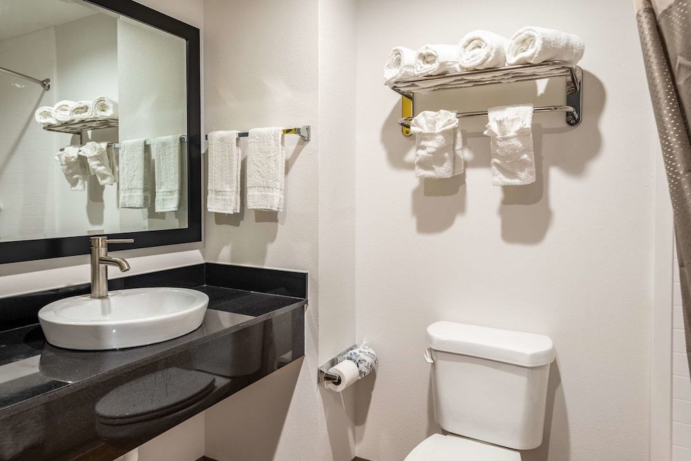 Studio 6 Lake Charles, LA Deluxe Room, 2 Double Beds, Non Smoking, Kitchenette 5