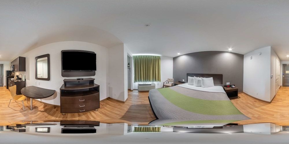 Deluxe Room, 1 King Bed, Non Smoking, Kitchenette