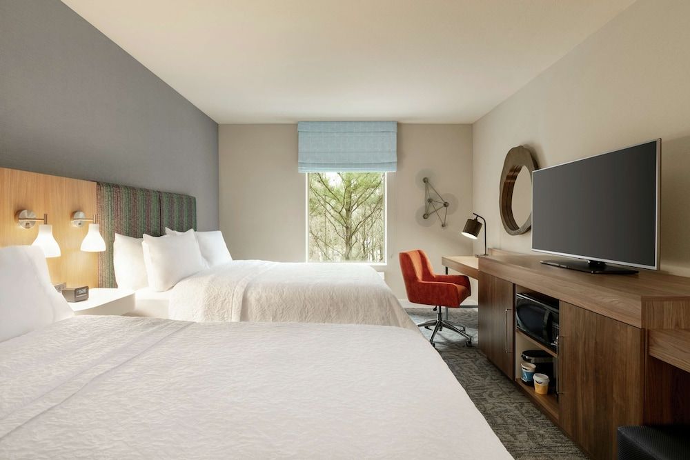 Hampton Inn & Suites Johns Creek Room, 2 Queen Beds, Refrigerator & Microwave 3