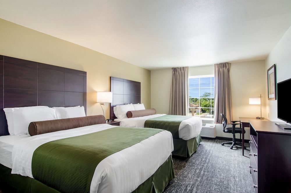 Room, 2 Queen Beds, Accessible Benched Tub, Non Smoking