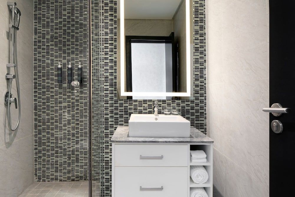 Four Points by Sheraton Kigali Room, 1 King Bed 8