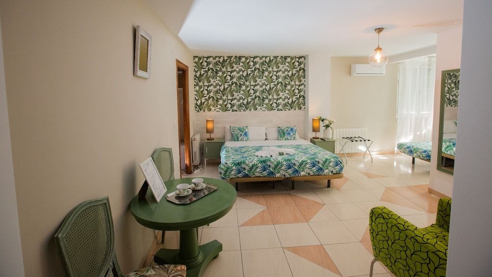 undefined Escala SUITES