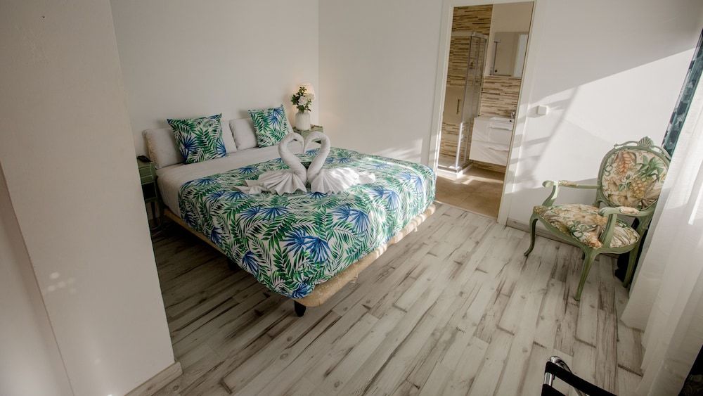 undefined Escala SUITES 4