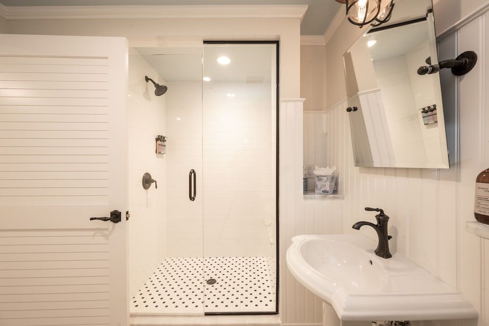 Grassy Flats Resort & Beach Club Standard Double Room, Ocean View - Adults Only 8